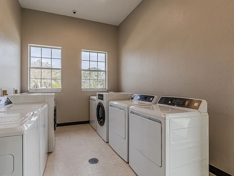 Oak Meadows Apartments — Photo 19