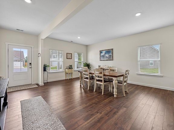 5th image of 7461 Madelia Ct