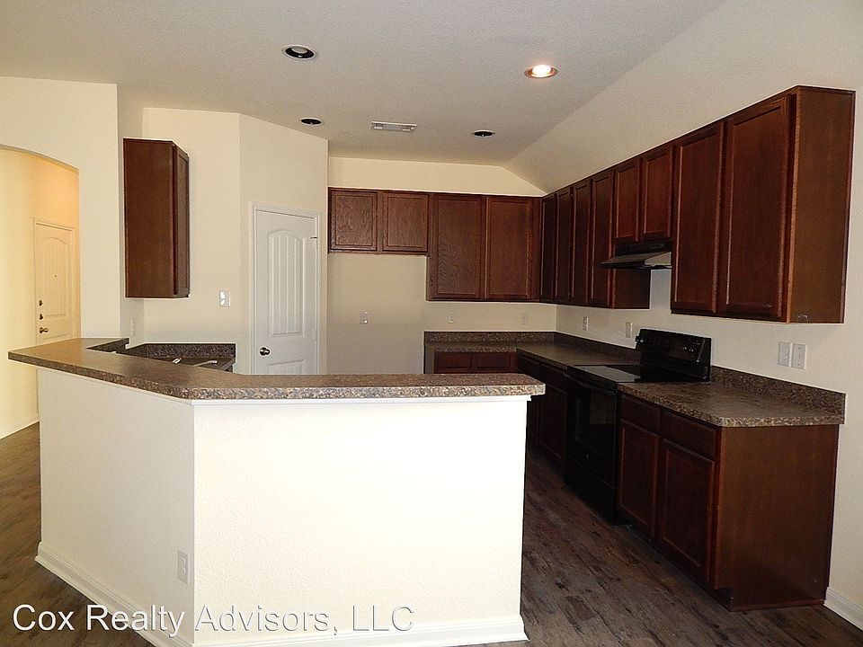 1st image of 2841 Saint Bernard Dr