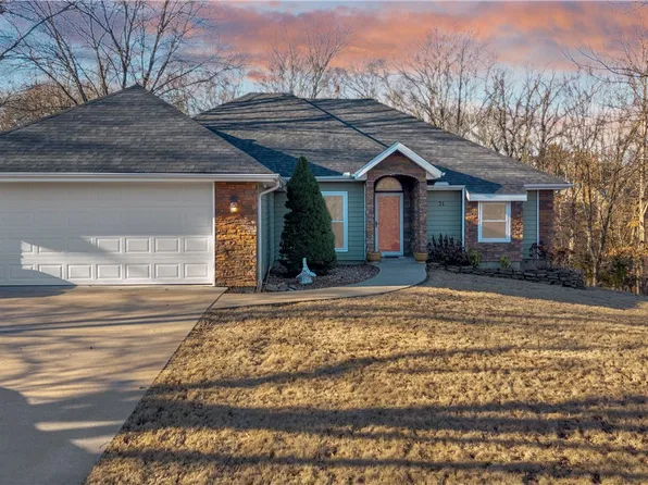 21 Pennine Ln, Bella Vista, AR 72714