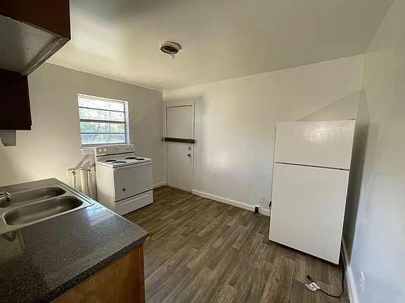 5th image of 1018 48th St N #C
