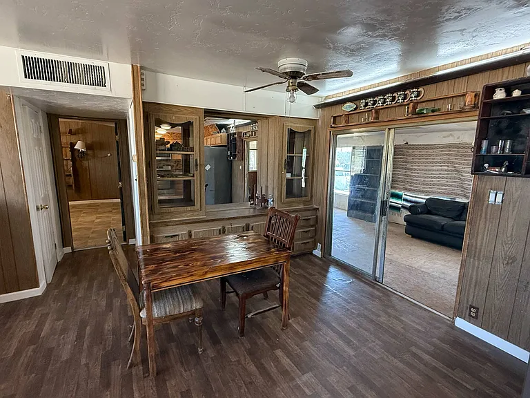 8221 S Taylor Ln — Photo 11