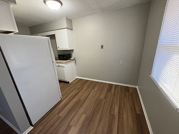 3rd image of 200 W Bluff St #C3