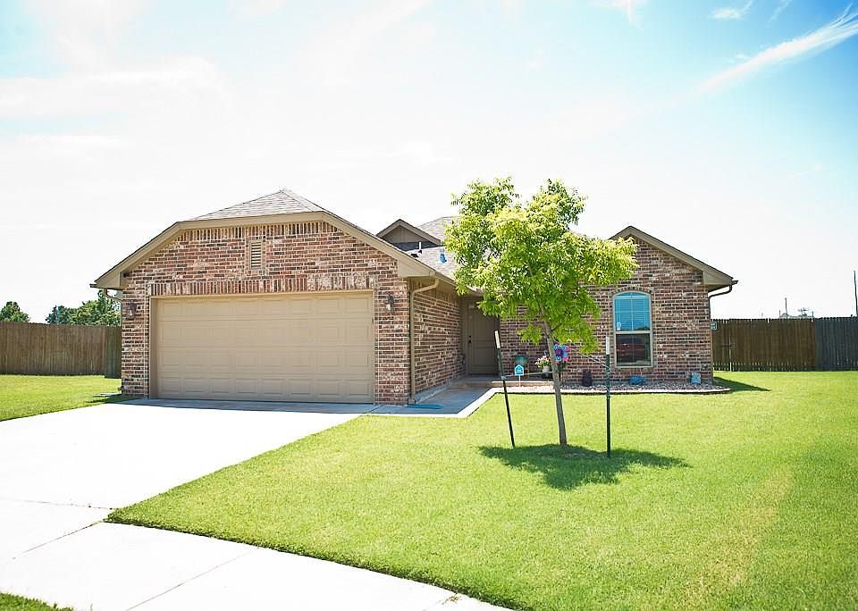 1st image of 1557 SW 95th Ct