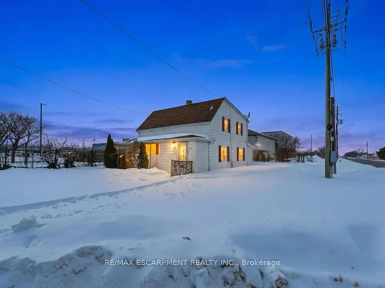 355 Jones Rd — Photo 5