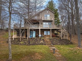 824 High Point Rd, Moneta, VA 24121