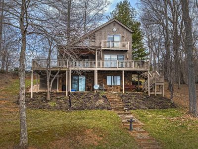 824 High Point Rd, Moneta, VA, 24121