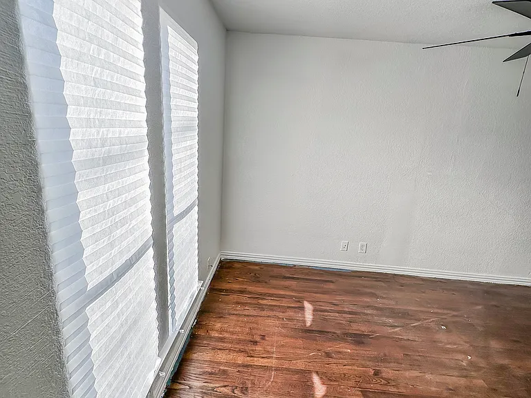 2404 Colony Ct — Photo 12