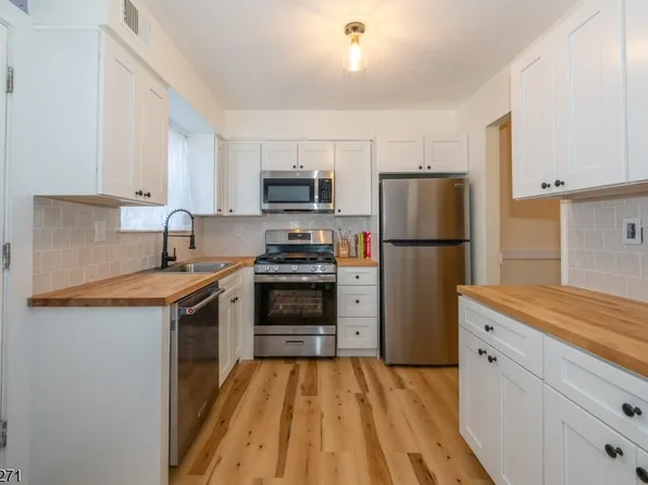 160 Cynthia Dr, Mansfield Twp., NJ 07840