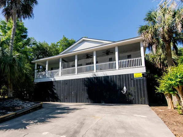 1520 Dorothy St, Edisto Island, SC 29438