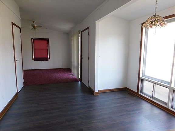 3rd image of 12 Broughton Dr