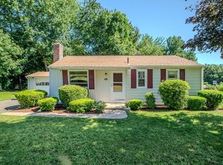 48 Mountainview St, Agawam, MA 01001