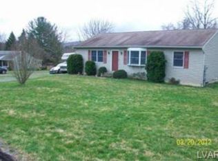 1677 Creek View Rd, Bethlehem, PA 18015