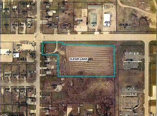 402 S 12th St, Clear Lake, IA 50428
