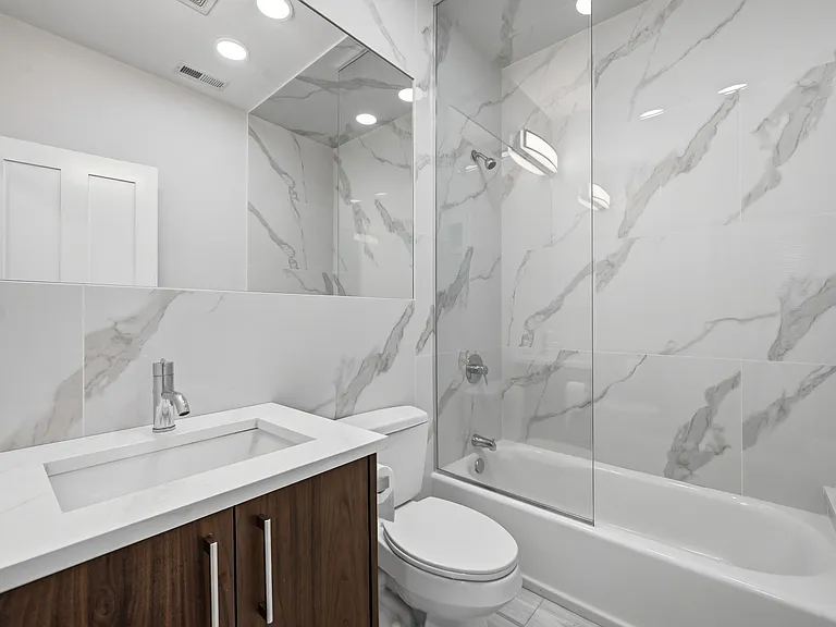 1827 N California Ave #1 — Photo 16