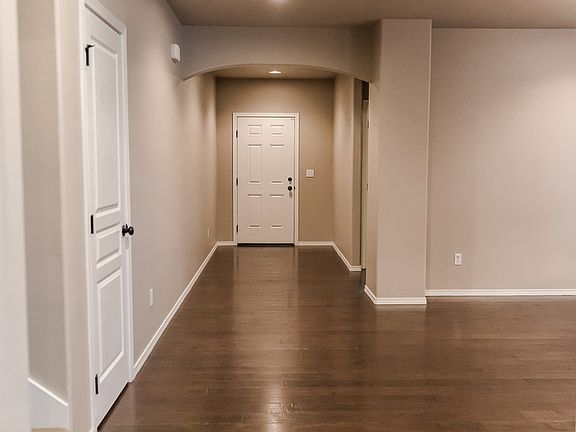 3rd image of 224 Dublin St