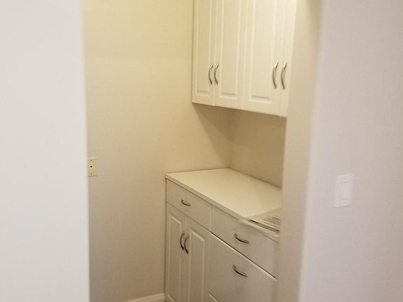 3rd image of 6431 Primrose Ave #5