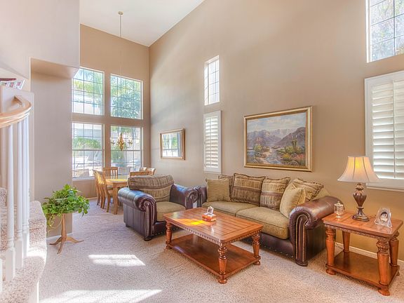 5th image of 11 Calabria Ln