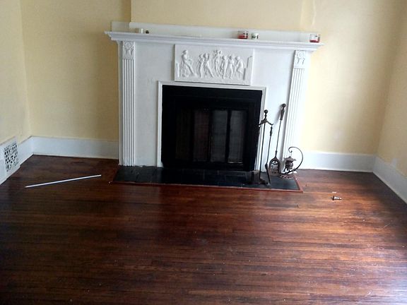4th image of 133 Rhode Island St