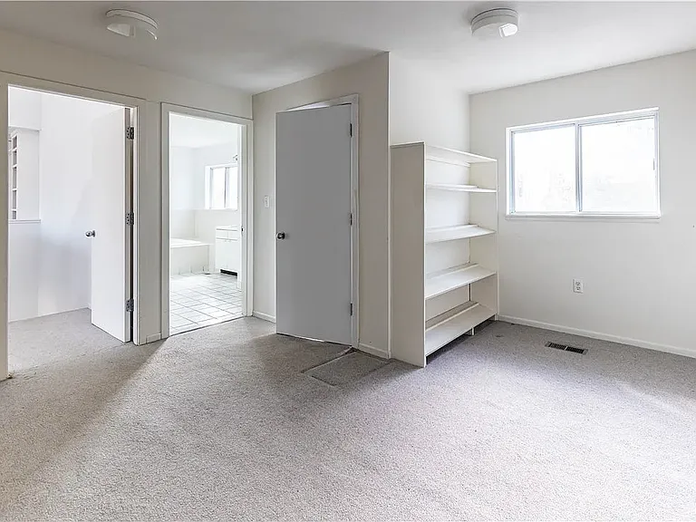7520 Spectrum Way — Photo 36