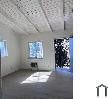15045 Burbank Blvd #6 — Photo 19