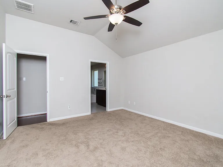 136 Mistflower Ln — Photo 9