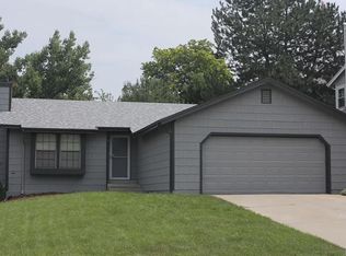 9038 Woodland Dr, Highlands Ranch, CO 80126