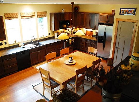 2nd image of 5880 Berry Dr