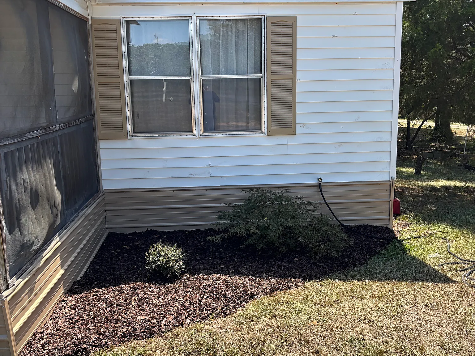 3 bed, 1300 sqft, $1,200 — Photo 2