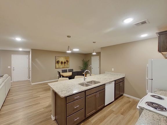 5th image of 520 N Mathewson Ave #520