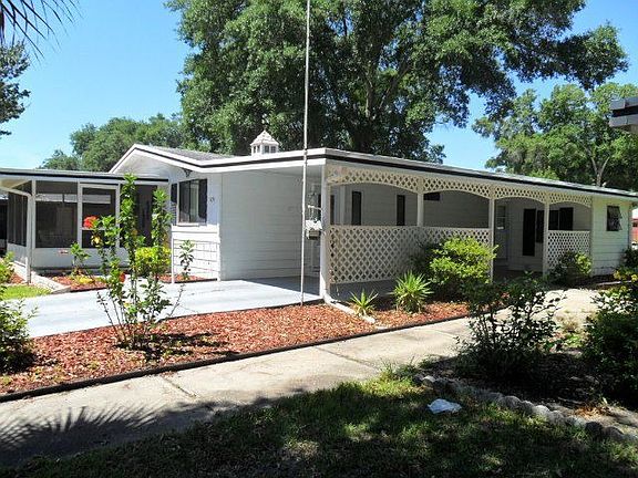 2nd image of 624 Cedar Ln