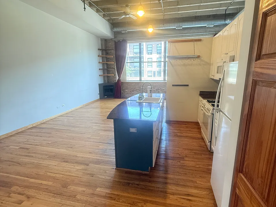 1600 W Adams St #210