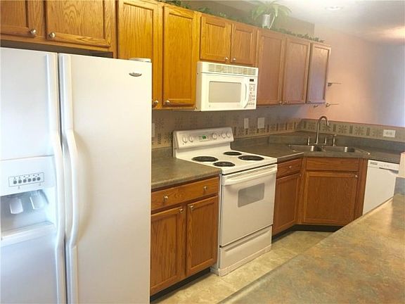5th image of 545 Crawford Dr