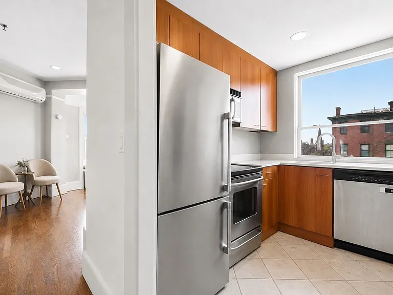 492 Massachusetts Ave — Photo 4