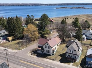 51944 Tamarack St, Hubbell, MI 49934