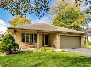 123 Cliff St, Willow Springs, IL 60480