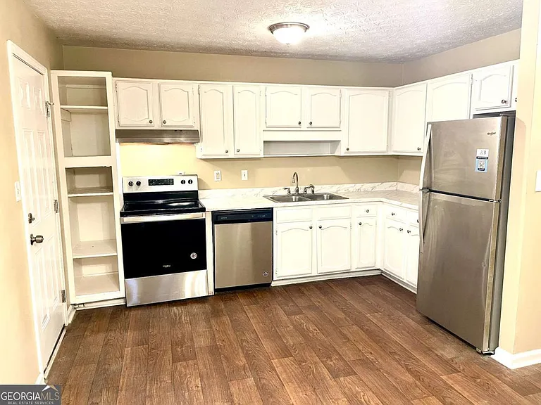 145 Meadowbrook Ct #C — Photo 8