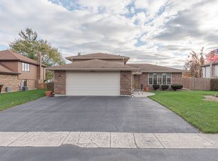8301 Michelle Ln, Tinley Park, IL