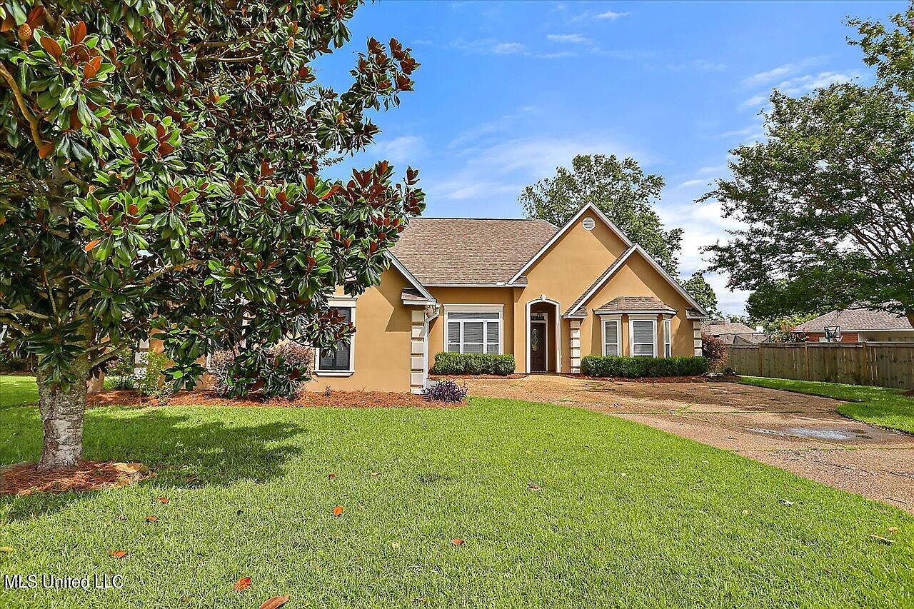 102 Apple Blossom Dr