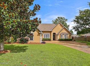 102 Apple Blossom Dr, Brandon, MS 39047
