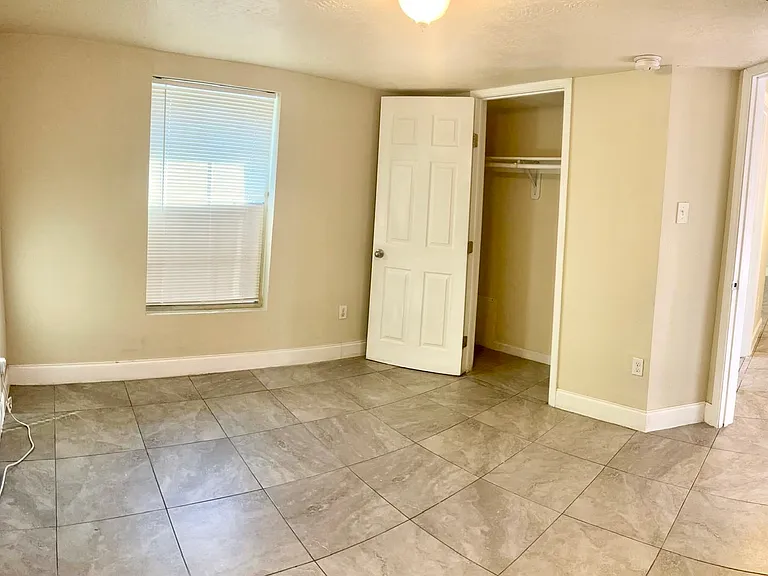 4706 Siegel St #4B — Photo 9