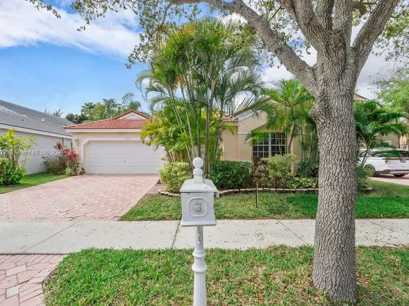 1187 Cedar Falls Dr, Weston, FL 33327