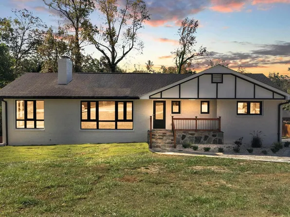 4 Roberta Dr, Greenville, SC 29615