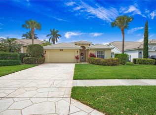 2232 Heritage Greens Dr, Naples, FL 34119