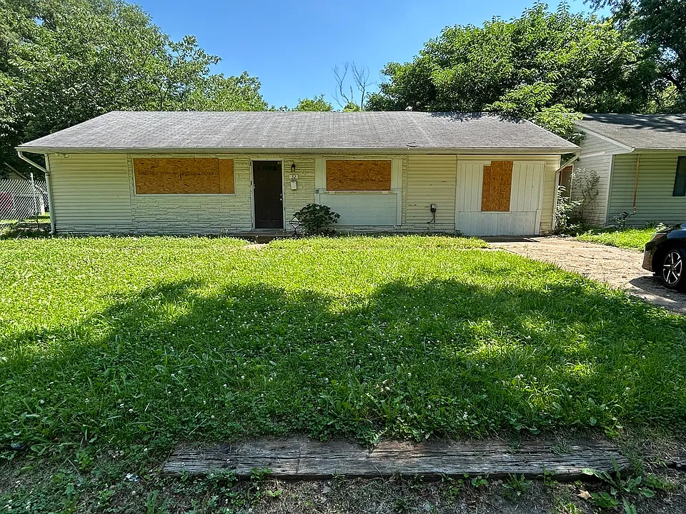 32 Delores Dr
