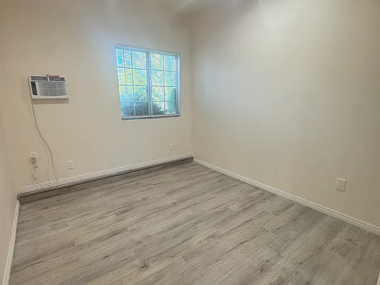 13421 Pala Ave — Photo 8