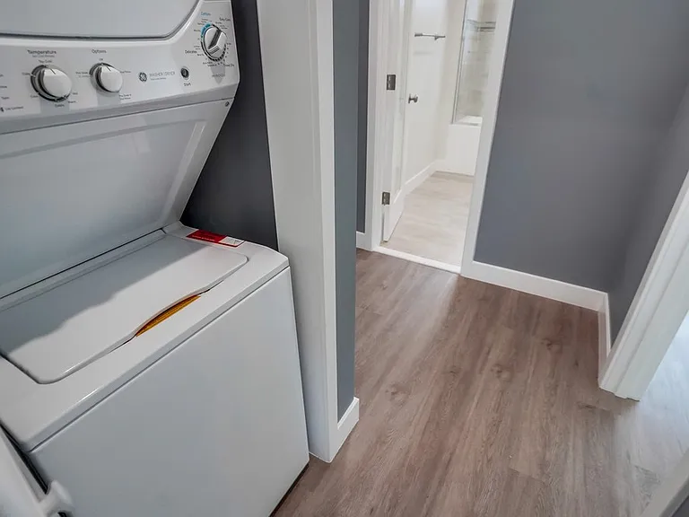 4045 Stevely Ave — Photo 7