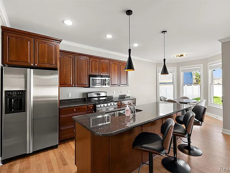 1109 Bennaville Ave — Photo 12