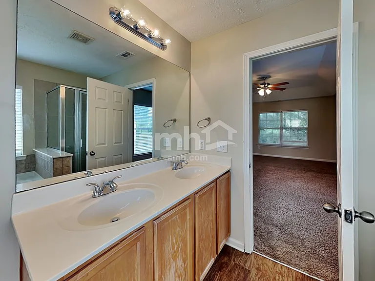 402 Leaflet Ives Trl — Photo 13