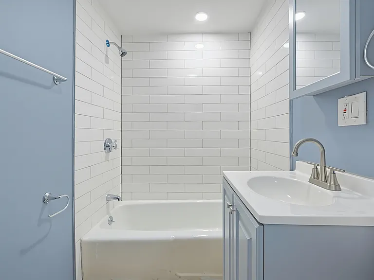 12-12R Granite St #3 — Photo 1